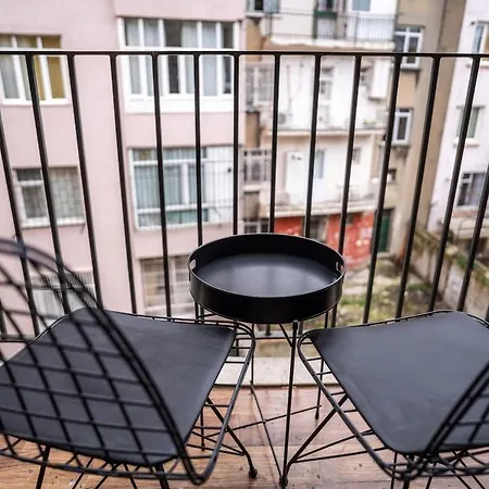 Designed 2br Rooftop Duplex With Private Terrace Apartment Istanbul