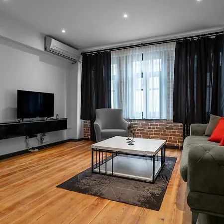 Apartment Designed 2br Rooftop Duplex With Private Terrace *