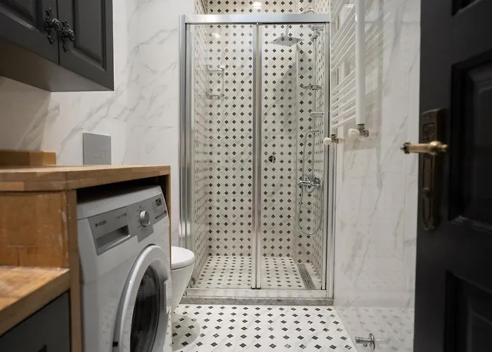 Designed 2br Rooftop Duplex With Private Terrace