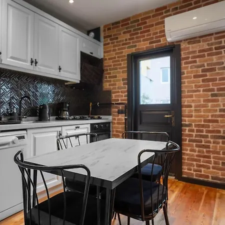 Designed 2br Rooftop Duplex With Private Terrace Appartamento