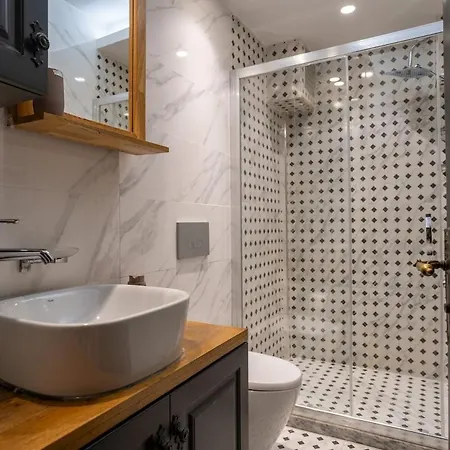 Designed 2br Rooftop Duplex With Private Terrace Lejlighed