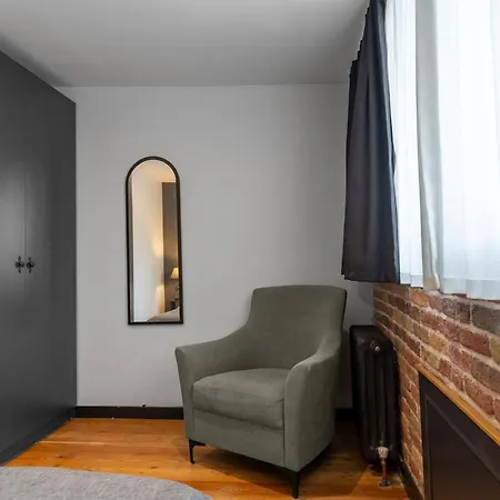 Apartment Designed 2br Rooftop Duplex With Private Terrace