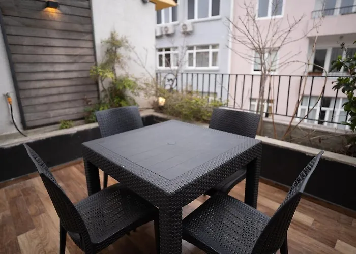 Designed 2br Rooftop Duplex With Private Terrace