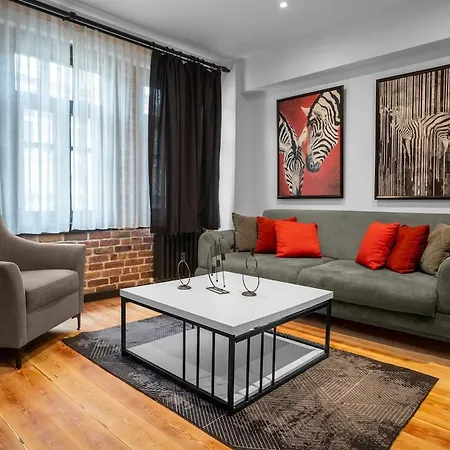 Apartmán Designed 2br Rooftop Duplex With Private Terrace
